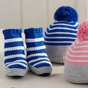 𝅺hat and booties set